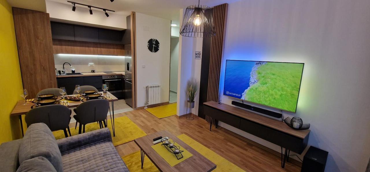 Exclusive & Modern Apartment Skopje Esterno foto